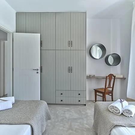 Βίλα Joy With Private Pool, Close To Naoussa Kostos