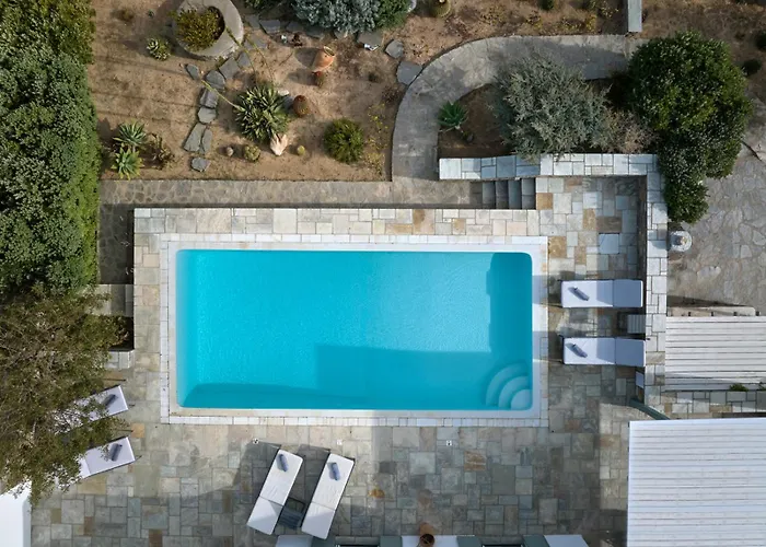 Joy With Private Pool, Close To Naoussa Kostos