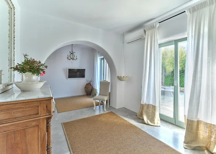 Joy With Private Pool, Close To Naoussa Villa Kostos