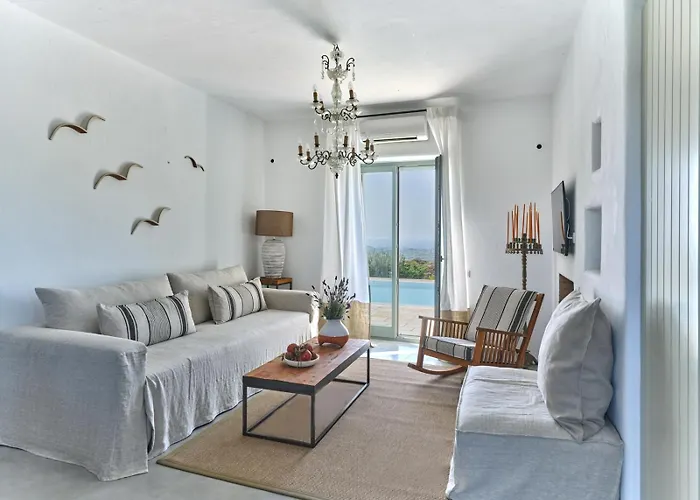 Joy With Private Pool, Close To Naoussa Villa